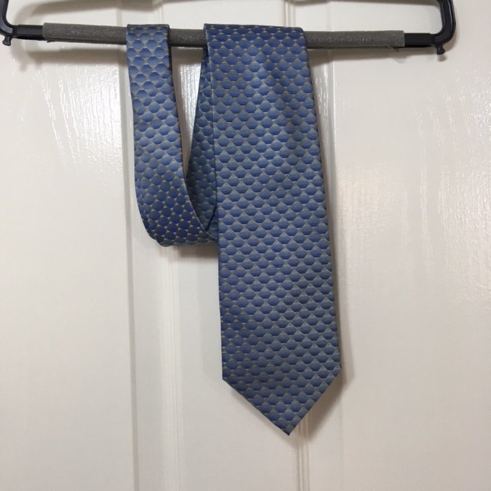 Claiborne, 100% silk, Blue/Yellow, Men’s Tie